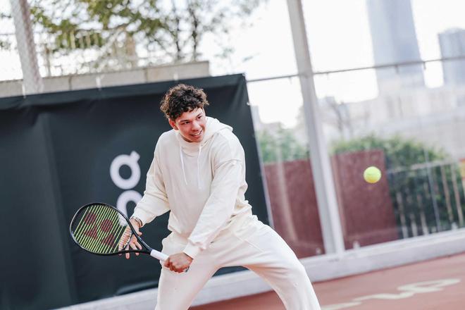 他出色的比 他出色的比