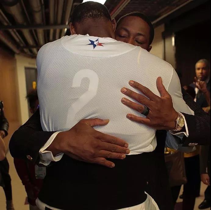 助与国际传 助与国际传